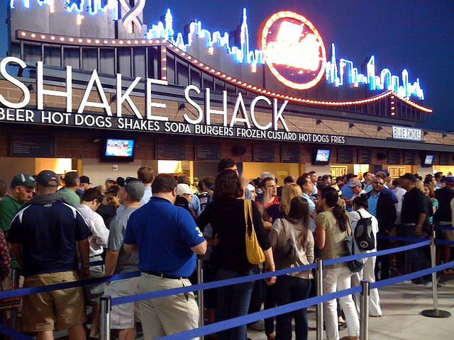 美國(guó)“舒食快餐”Shake Shack是如何抓住中產(chǎn)市場(chǎng)的？|餐飲界