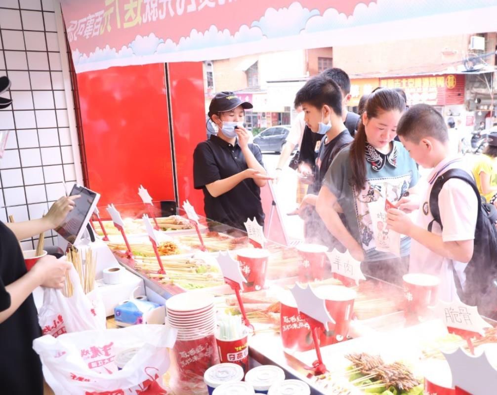 用微信可直接點外賣，騰訊推出企業(yè)推幫餐館自動攬客|餐飲界